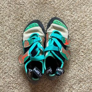 Women’s “oxygym” climbing shoes